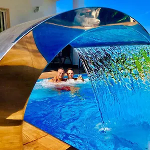  Habitación en casa particular Pintoresca Habitación, Piscina Climatizado Y Sauna España